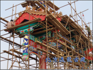 牌樓油漆彩繪施工現(xiàn)場